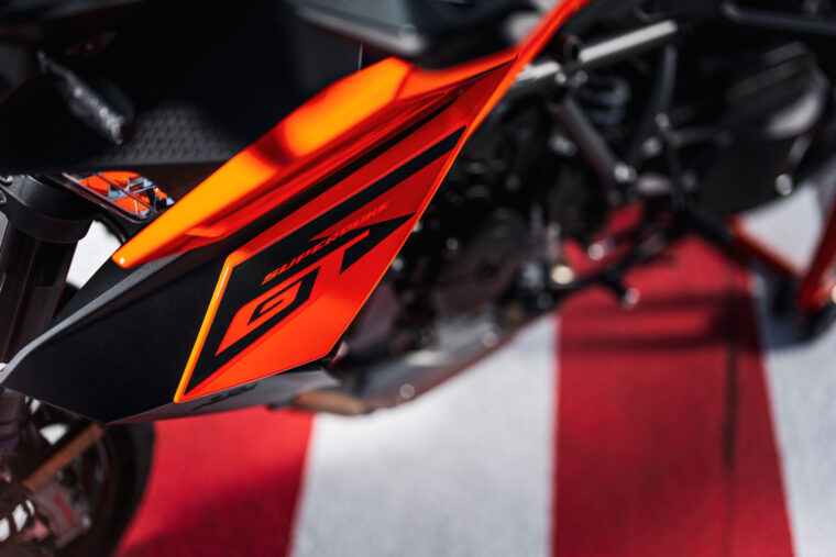 KTM-1390-Super-Duke-GT-2025-detalles55