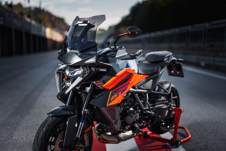 KTM-1390-Super-Duke-GT-2025-detalles56