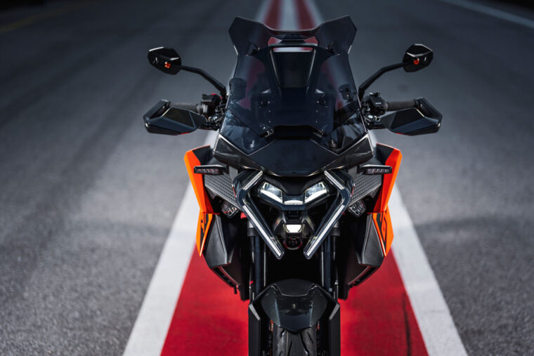 KTM-1390-Super-Duke-GT-2025-detalles59