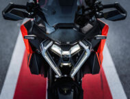 KTM 1390 Super Duke GT 2025 detalles61