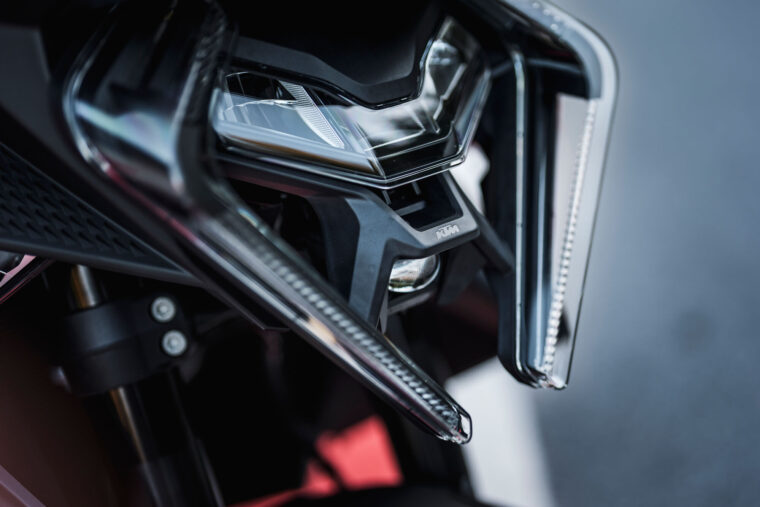 KTM-1390-Super-Duke-GT-2025-detalles70