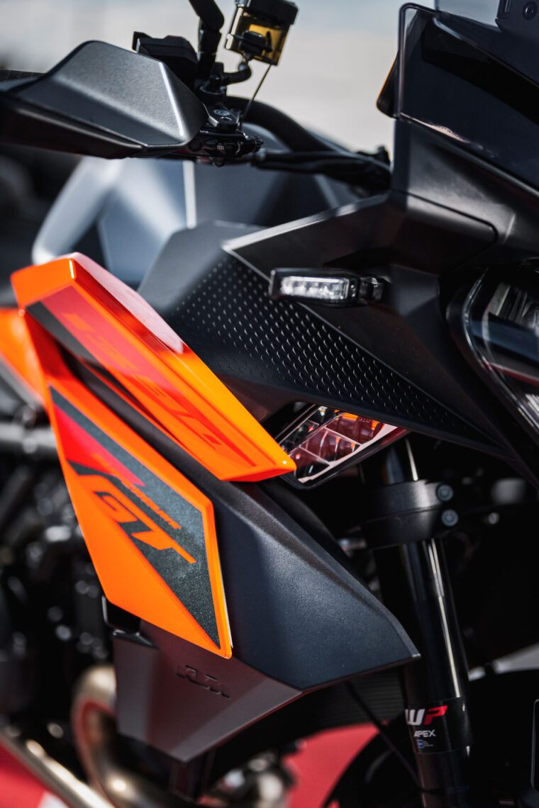 KTM-1390-Super-Duke-GT-2025-detalles72