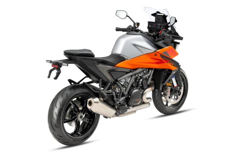 KTM-1390-Super-Duke-GT-2025-estudio-colores3