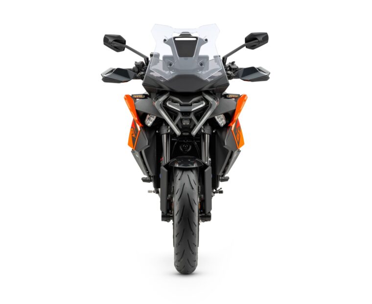 KTM-1390-Super-Duke-GT-2025-estudio-colores6