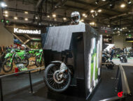 Kawasaki KLE 500: La mítica trail volverá muy pronto 1 Kawasaki KLE500 teaser eicma1