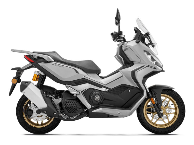 Keeway presenta sus novedades 2025 en el EICMA de Milán 19 Keeway XDV125EVO 20254