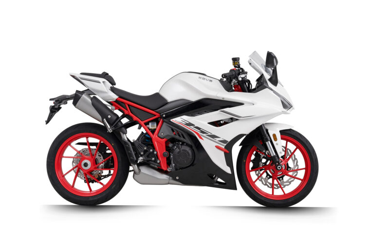 Kove-350RR-2025-estudio2