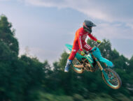 KOVE presenta ocho nuevos modelos en el EICMA 2024 37 Kove MX450 2025 accion1