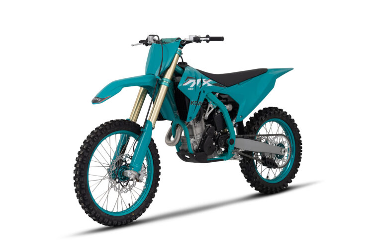 Kove-MX450-2025-estudio4