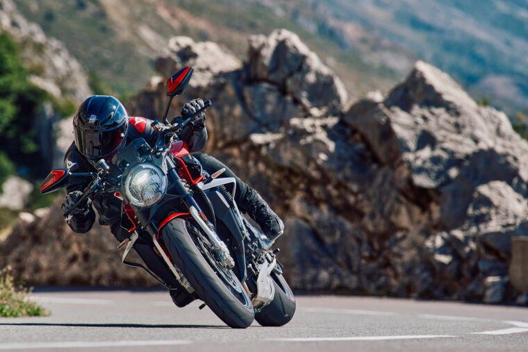 MV-Agusta-Brutale-1000-Ottantesimo-accion2