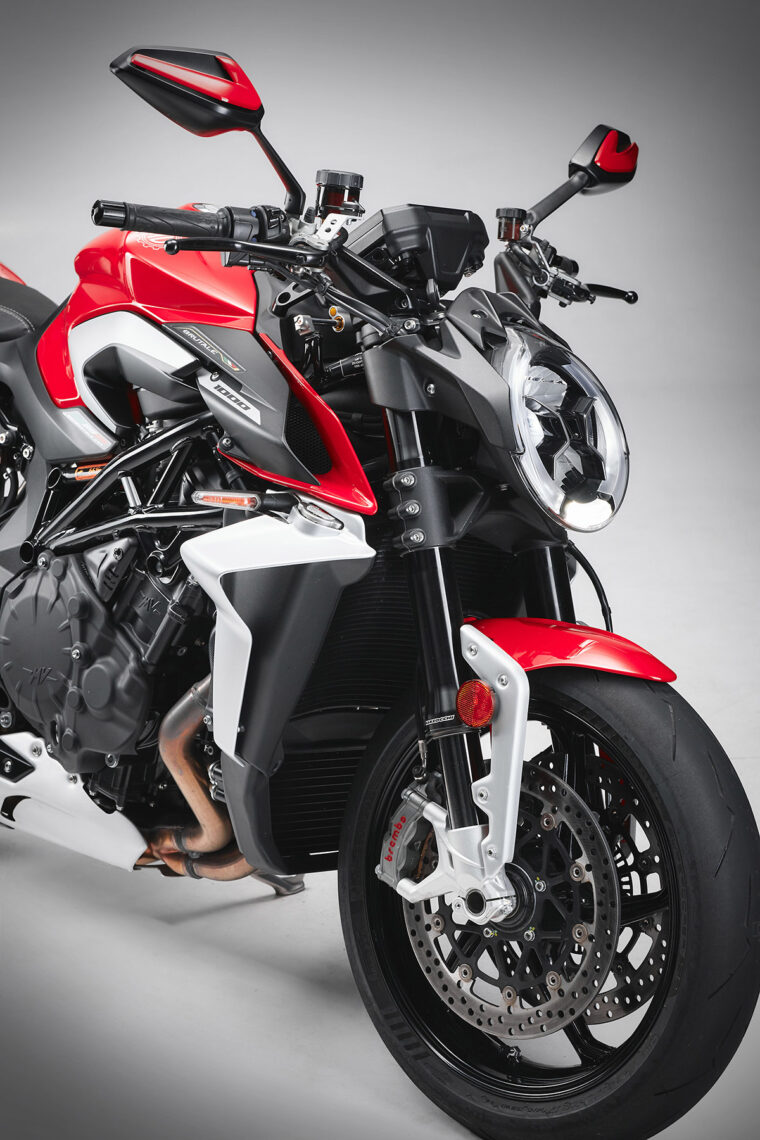 MV-Agusta-Brutale-1000-Ottantesimo-detalles46