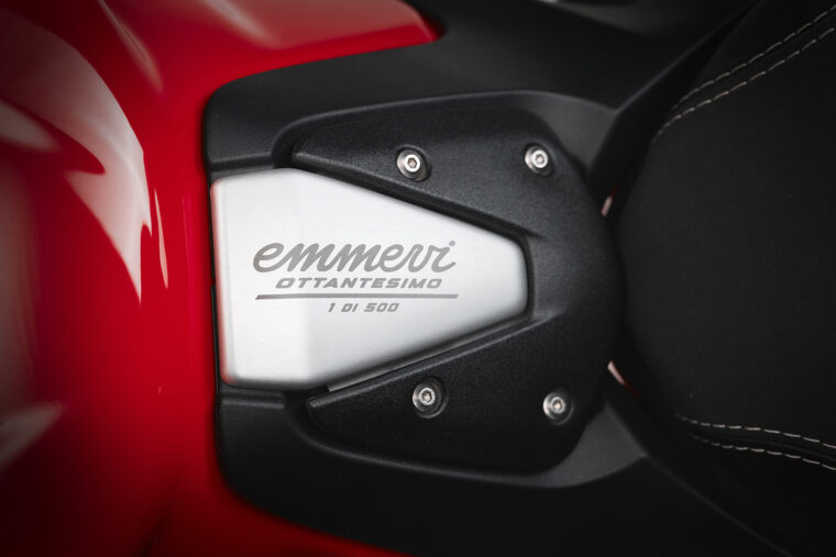 MV-Agusta-Brutale-1000-Ottantesimo-detalles5