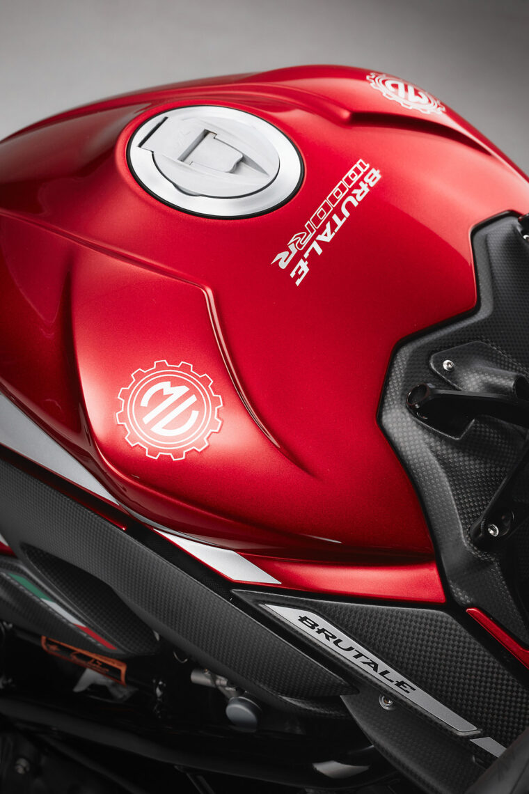 MV-Agusta-Brutale-1000-RR-Ottantesimo-detalles54