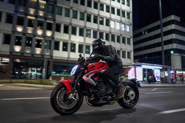 MV-Agusta-Brutale-RR-Ottantesimo-accion2