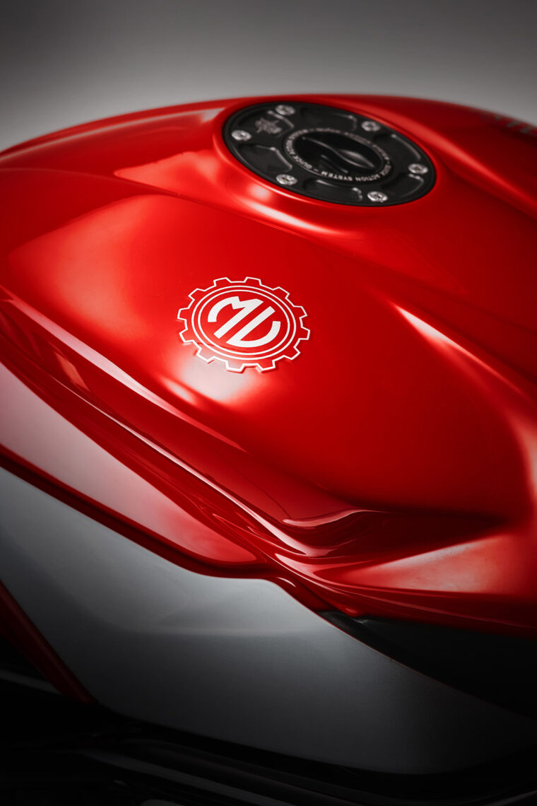 MV-Agusta-F3-RR-Ottantesimo-KIT-detalles31