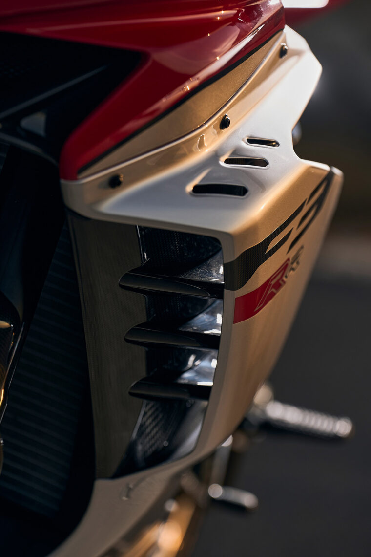 MV-Agusta-F3-RR-Ottantesimo-KIT-detalles66