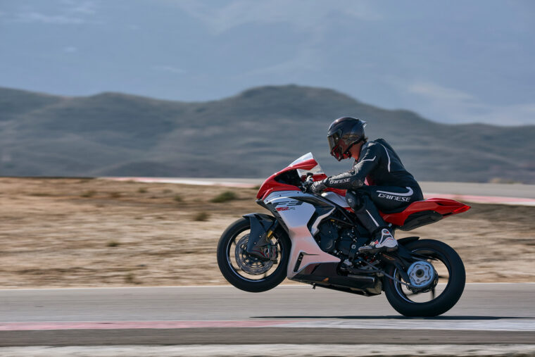 MV-Agusta-F3-RR-Ottantesimo-accion4