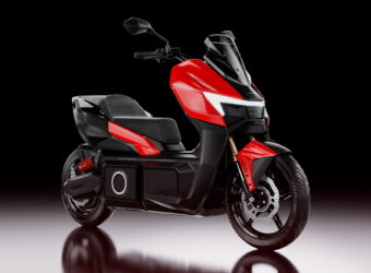 Silence cambia su trayectoria en el EICMA 2024 con la S05 Weekender y el GT-SX 9 Silence GT SX Prototype 2