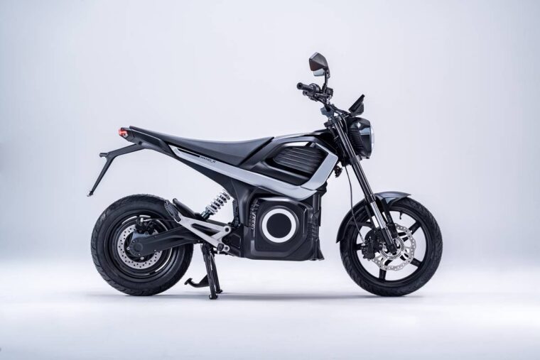 Silence-S05-Weekender