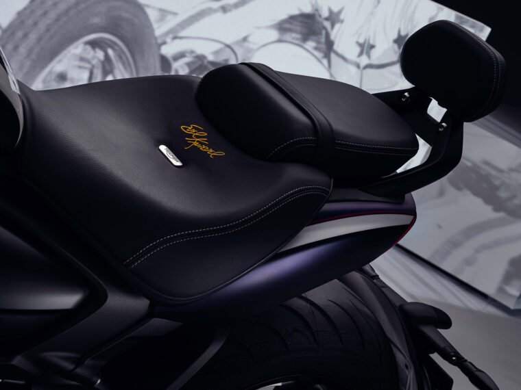 Triumph-Rocket-3-GT-Evel-Knievel-2025-7