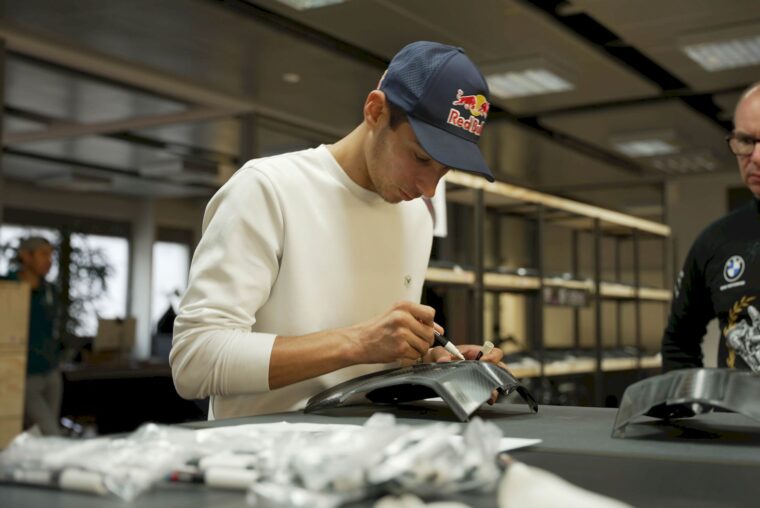 bmw_m-rr-wsbk-champion-edition-2024-07