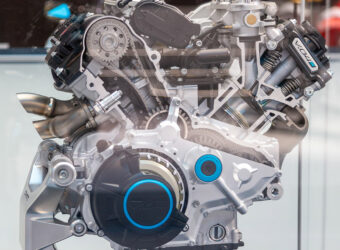 CFMoto en el EICMA 2024: ¡Tricilíndricas 675, motocross eléctrica, brutal prototipo de superdeportiva y el motor V4 de 212 cv! 18 motor CFMoto V.04 EICMA 2