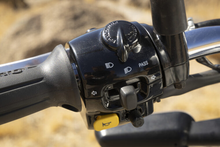 royal-enfield-bear-650-2025 (17)