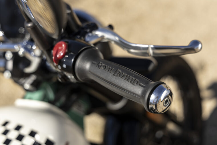 royal-enfield-bear-650-2025 (30)