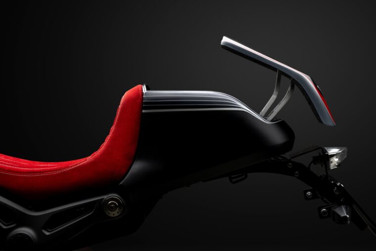 BMW-R-nineT-Blaze-Plume-JSK-Moto-detalles17