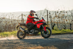 Ducati Multistrada V2 S 2025 accion41