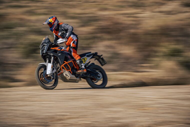 KTM 1390 Super Adventure R 2025 accion52