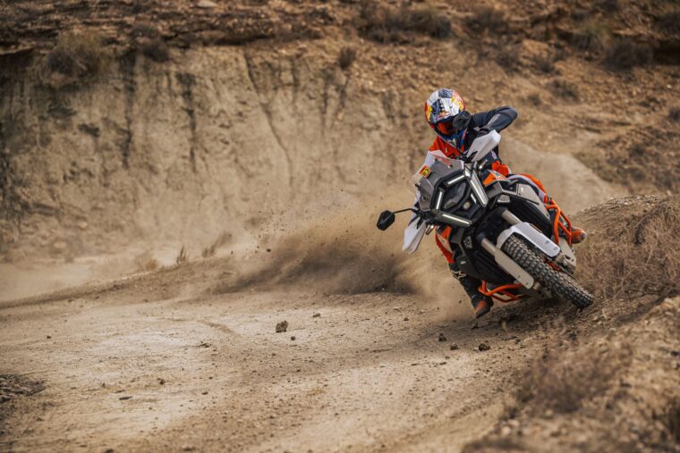 KTM-1390-Super-Adventure-R-2025-accion53
