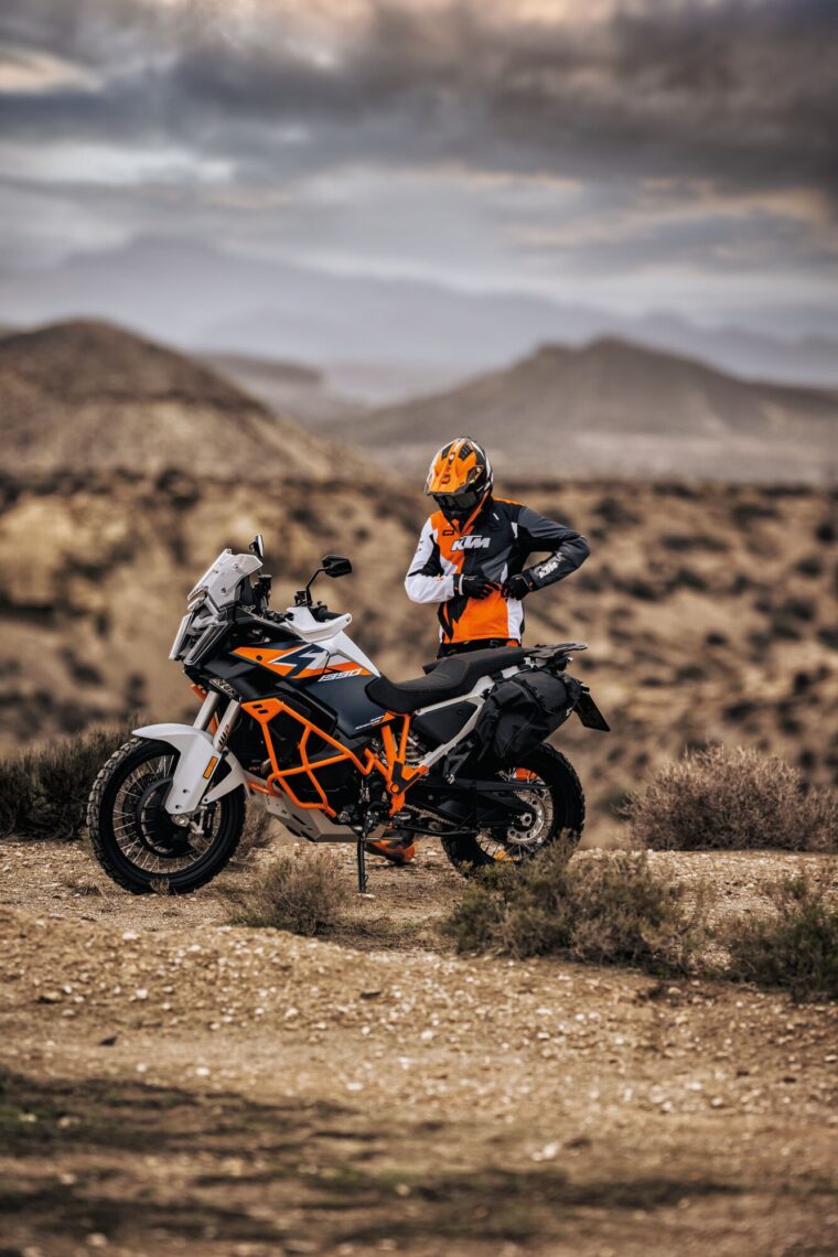 KTM-1390-Super-Adventure-R-2025-estaticas13