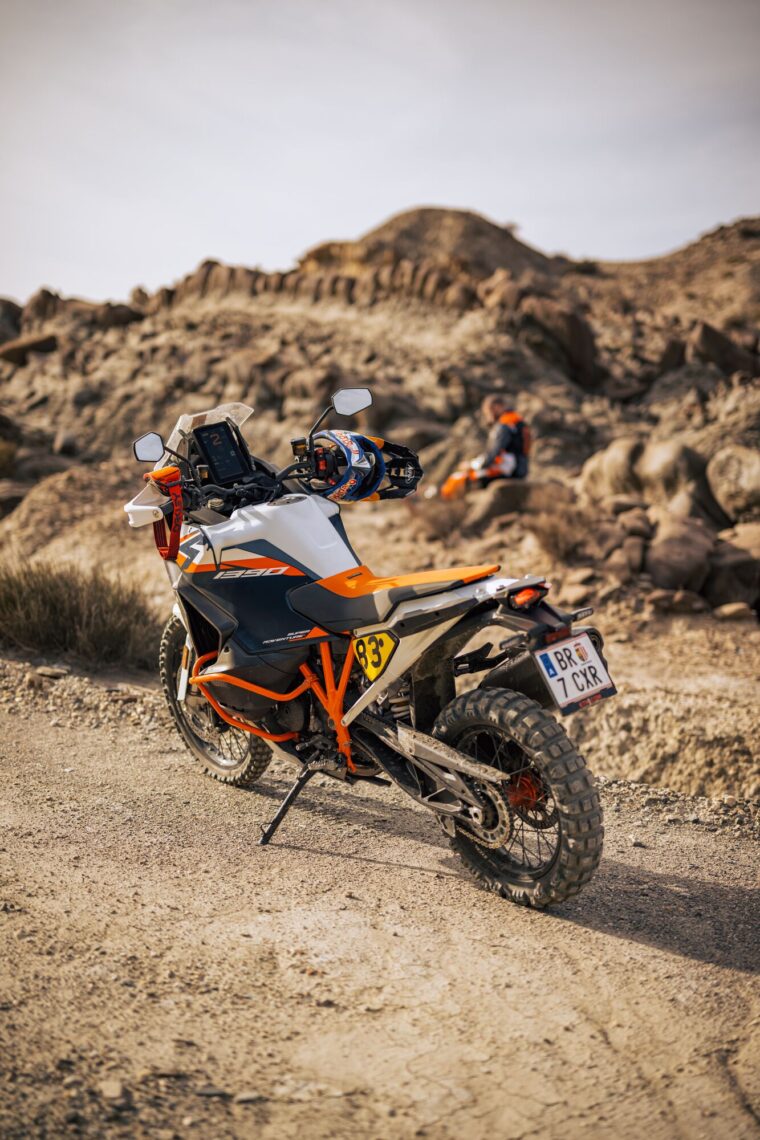KTM-1390-Super-Adventure-R-2025-estaticas6