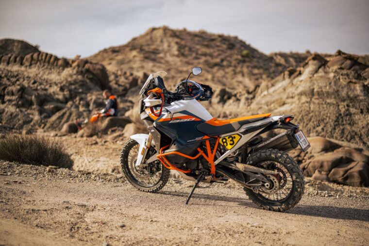 KTM-1390-Super-Adventure-R-2025-estaticas7