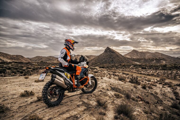 KTM-1390-Super-Adventure-R-2025-estaticas9