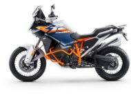 KTM 1390 Super Adventure R 2025 estudio2