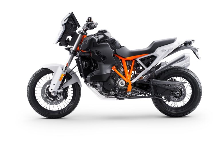 KTM-1390-Super-Adventure-R-2025-estudio3