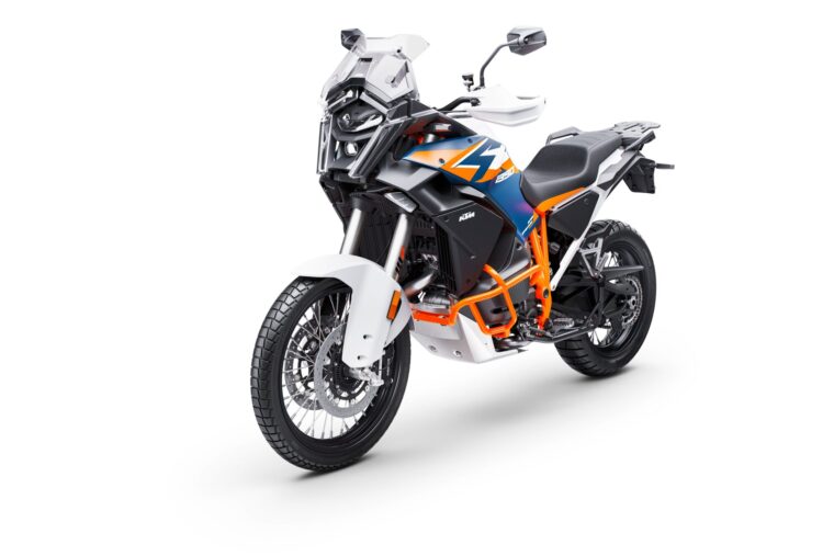 KTM-1390-Super-Adventure-R-2025-estudio4