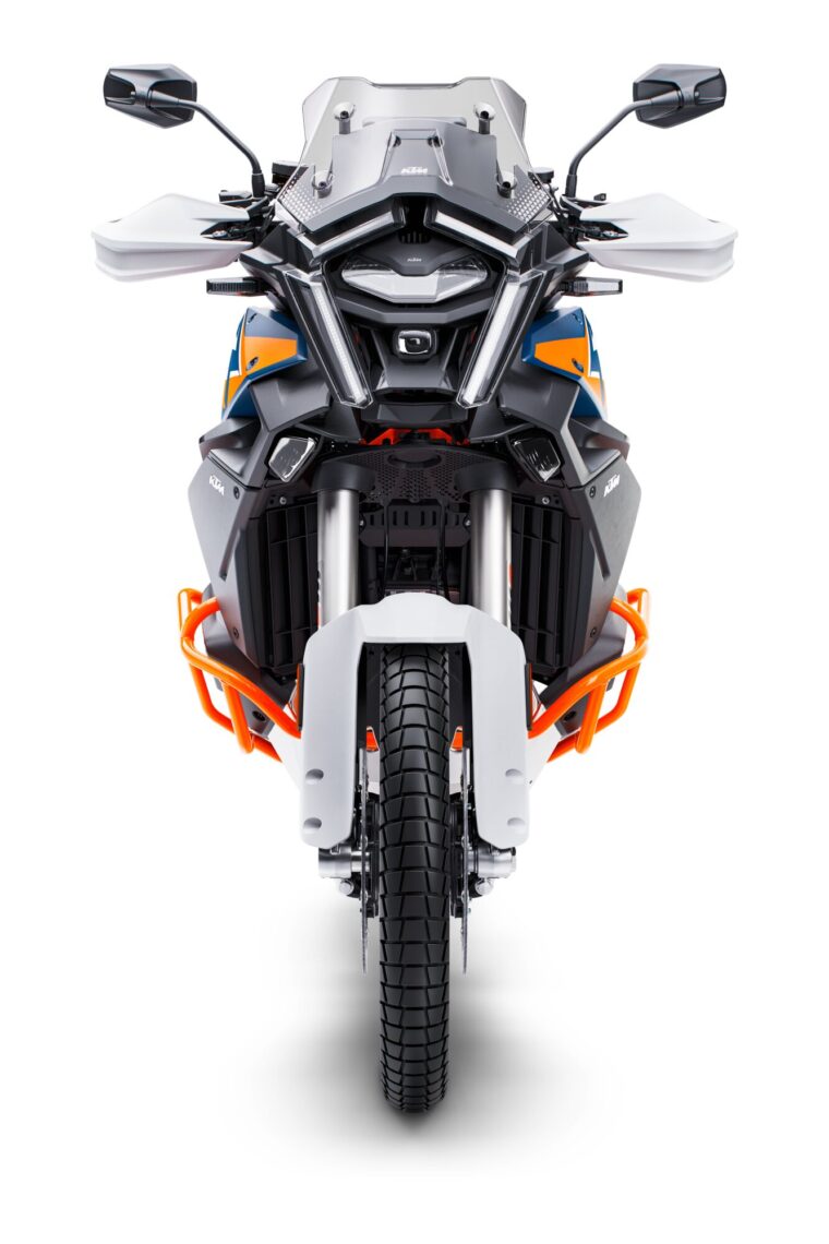 KTM-1390-Super-Adventure-R-2025-estudio5