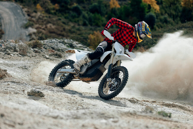 Stark-Varg-EX-2025-accion1