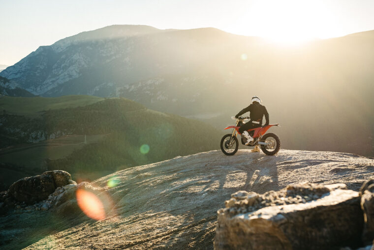 Stark-Varg-EX-2025-accion19