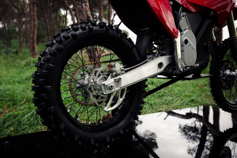 Stark-Varg-EX-2025-detalles1