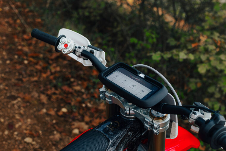 Stark-Varg-EX-2025-estaticas1