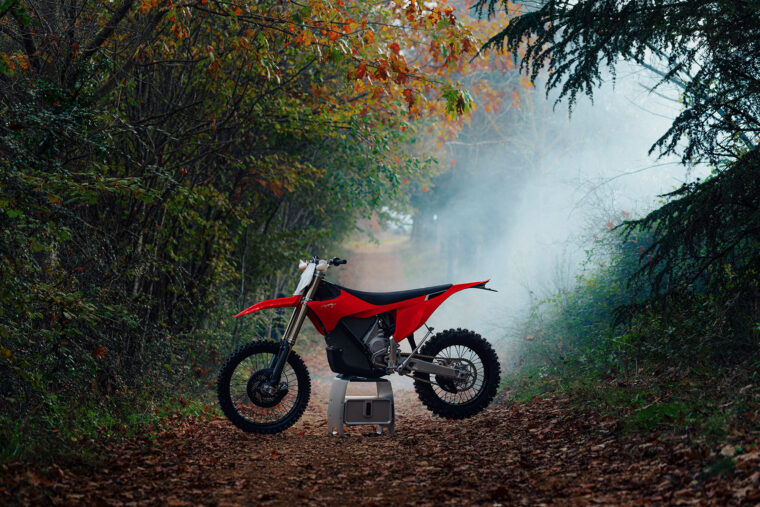 Stark-Varg-EX-2025-estaticas15