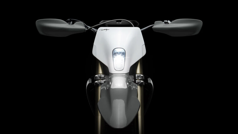 Stark-Varg-EX-2025-estudio12