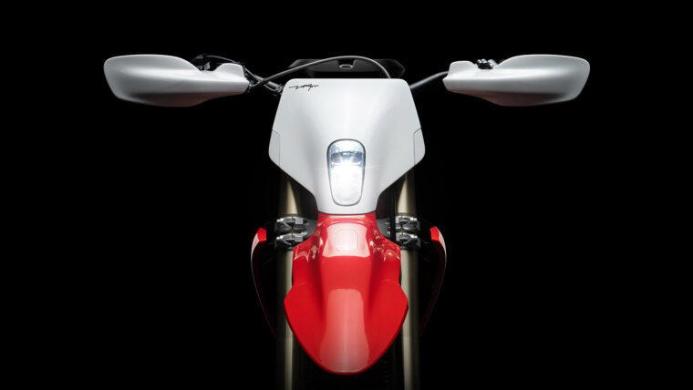 Stark-Varg-EX-2025-estudio7