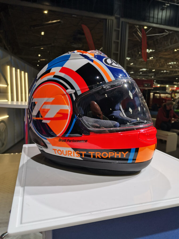 arai-rx-7v-evo-iom-tt-2025 (5)