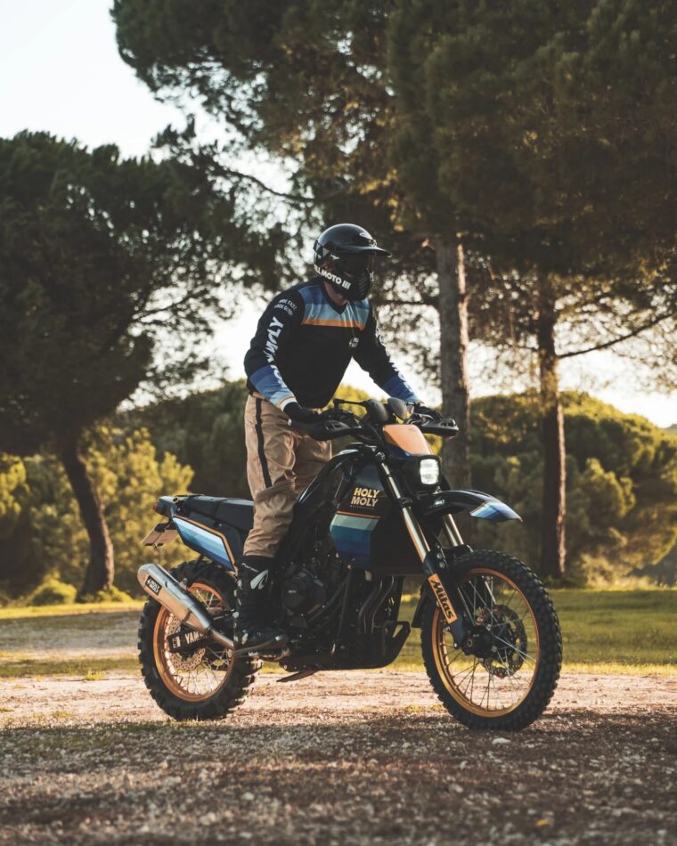 Este kit transforma la Yamaha Ténéré 700 al más puro estilo París-Dakar de los 80 2 kit yamaha tenere 700 estilo paris dakar (10)