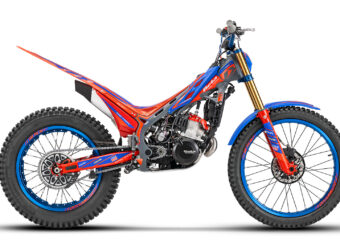 Beta EVO Factory 250 300 2T 2025 estudio1